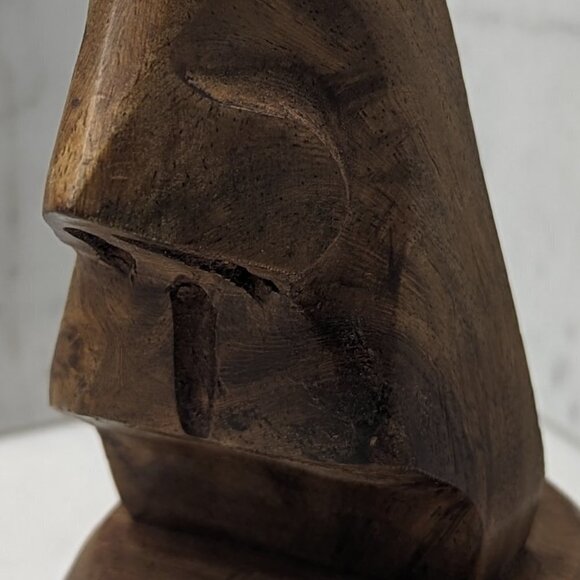 Hand-carved wooden eyeglass holder in the shape of a nose, made in India - Picture 4 of 10